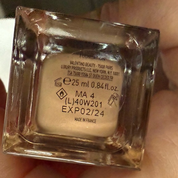 Valentino Very Valentino Foundation - MA4 - Picture 7 of 7